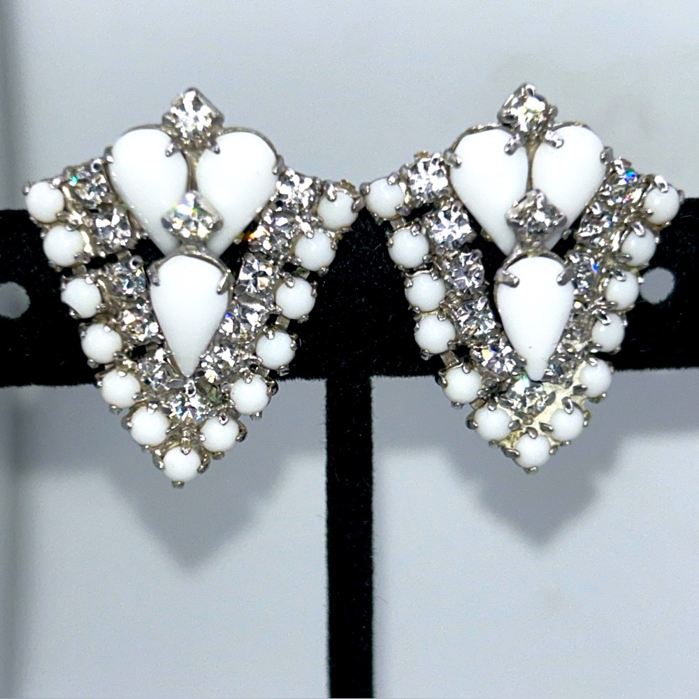 Vintage Milk Glass Rhinestone Silvertone Clip Earrings Retro